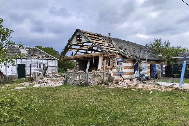 Двама ранени при обстрел на село Нова Таволжанка край Белгород