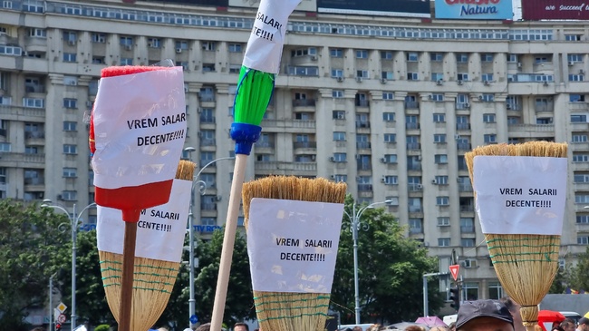 Нов провал на преговорите между правителството и учителите в Румъния; недоволните отново излизат на протест