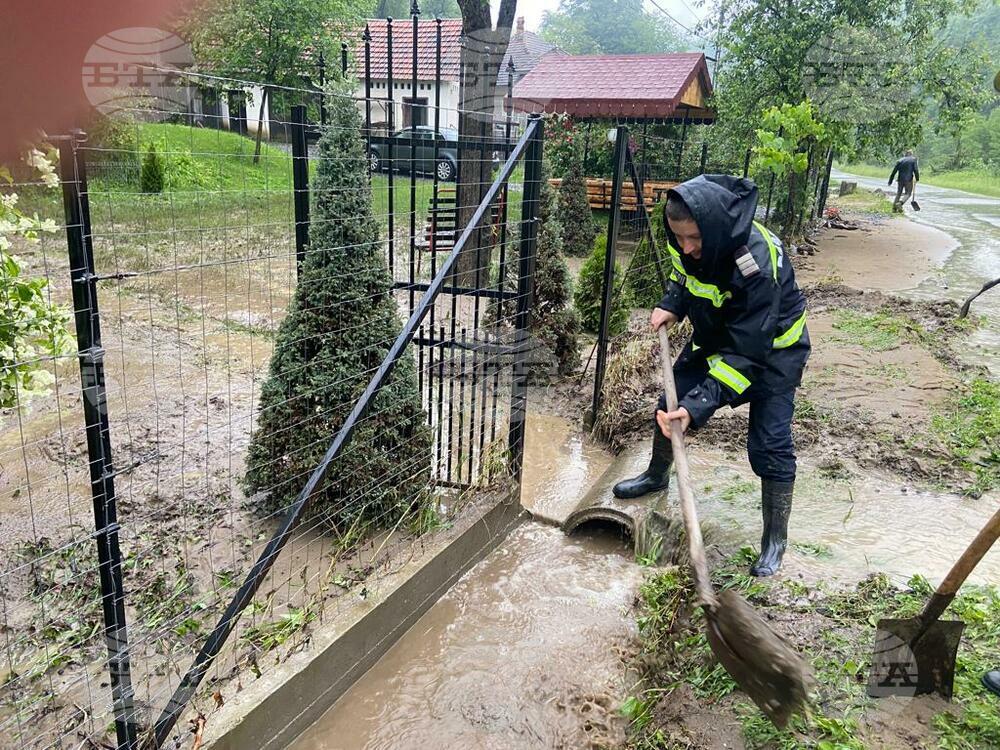 Дъждове нанесоха щети в западната част на Румъния