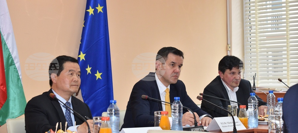 Economy Minister: Chinese Companies Interested in Investing in Bulgaria