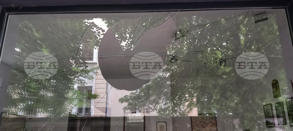„Възраждане“: Поредно посегателство срещу централата на "Възраждане" в София