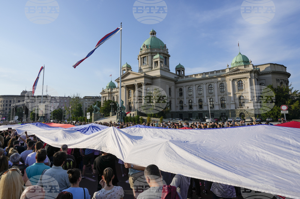 Десетки хиляди сърби протестираха в Белград срещу насилието и лидерството на президента Александър Вучич