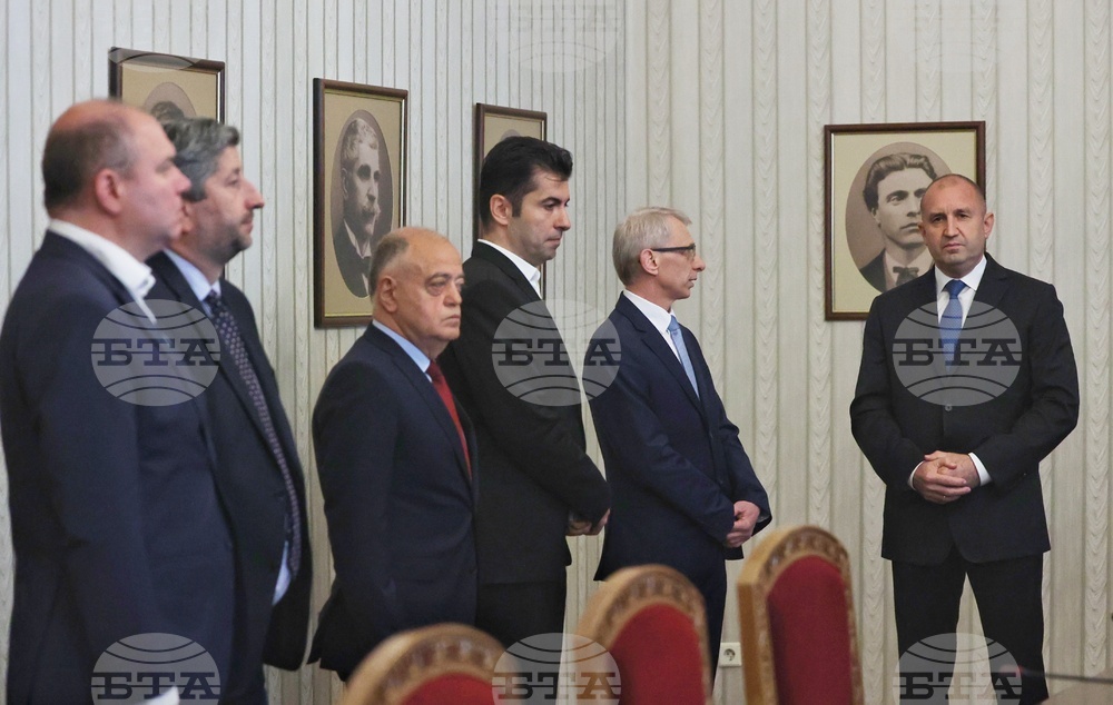 President Moves Denkov Government to Legislature