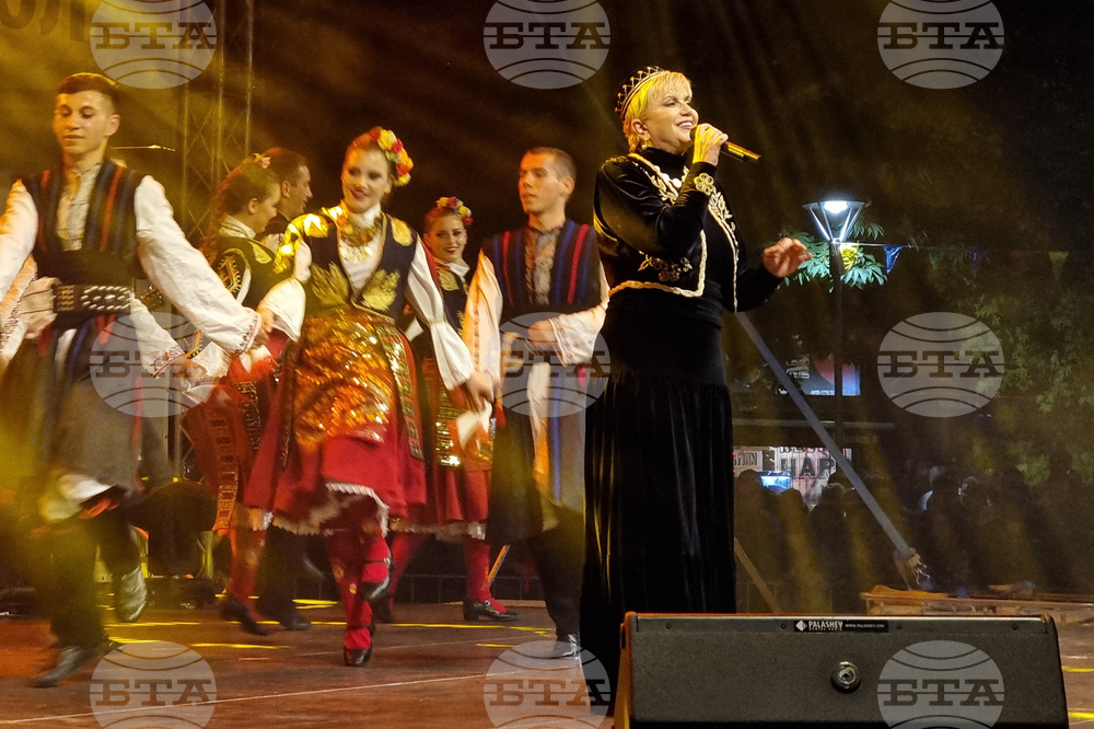 Ямбол - празник на града - концерт - Николина Чакърдъкова - Мария Чакърдъкова