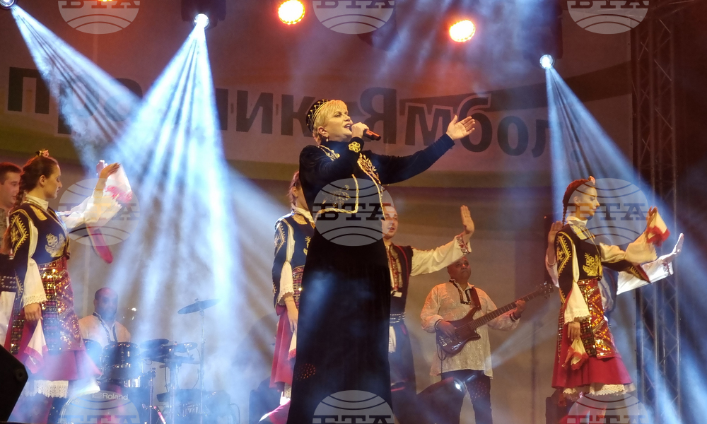 Ямбол - празник на града - концерт - Николина Чакърдъкова - Мария Чакърдъкова