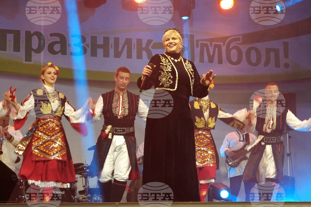 Ямбол - празник на града - концерт - Николина Чакърдъкова - Мария Чакърдъкова