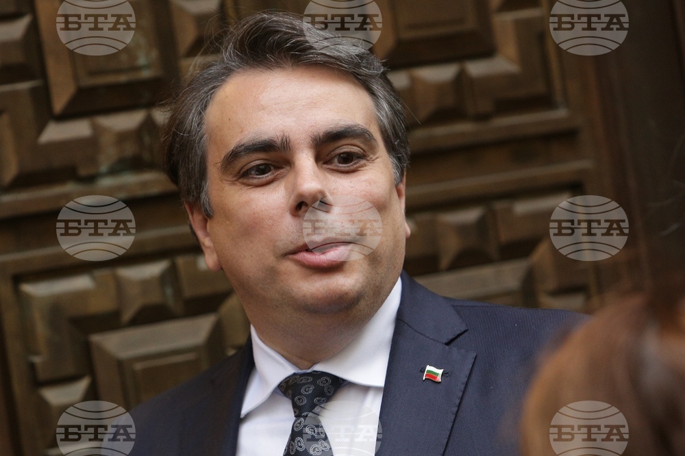 Finance Minister Assen Vassilev: We Will Start Working on Draft Budget for 2023 with 3% Deficit and No Tax Increase
