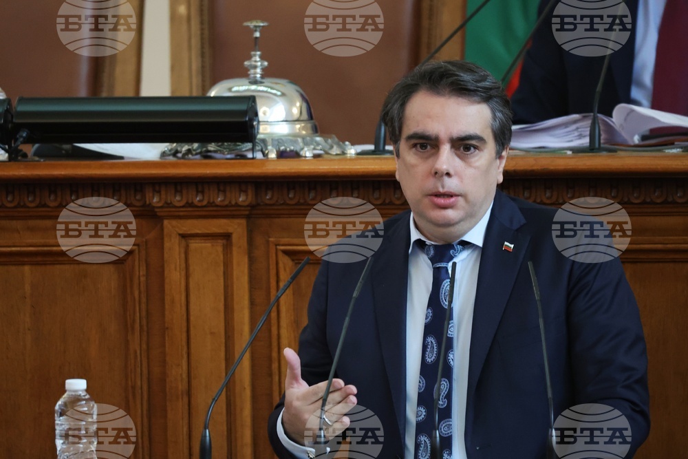 Finance Minister: Treasury Has More than BGN 10 Bln, Any Talk of Bankruptcy Is Untenable