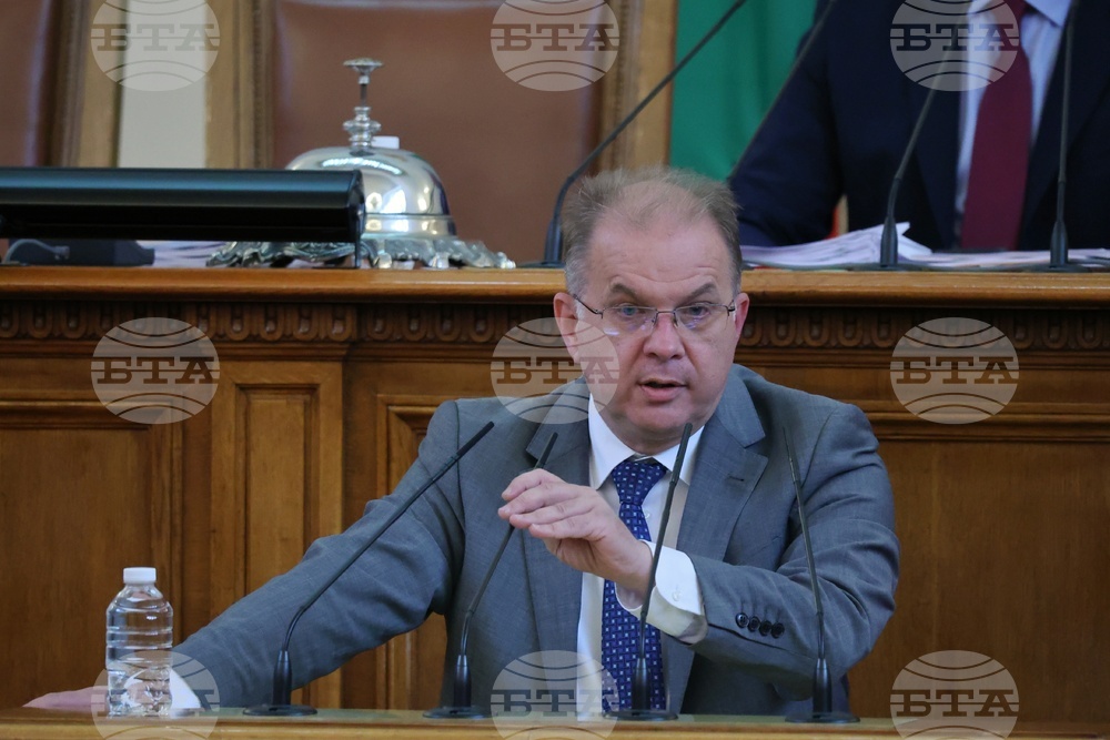 Парламент - заседание - Радомир Чолаков