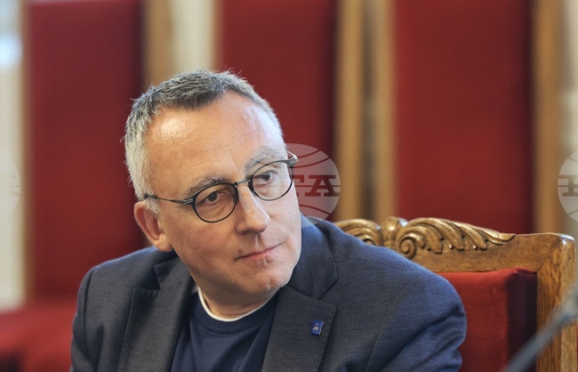 През този месец, преди началото на новата учебна година, родителите на първокласниците трябва да им говорят за училището, каза Диян Стаматов
