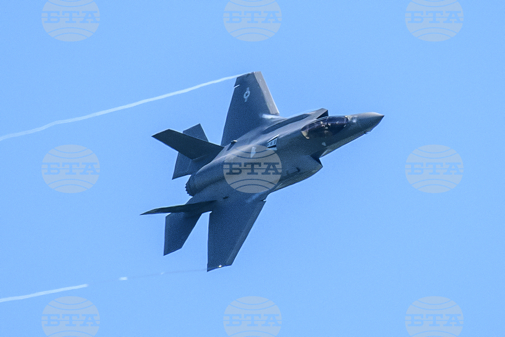 Първият F-35 пристигна в Румъния, но засега само за участие във военно изложение