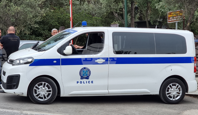 Специални части на гръцката полиция започват да патрулират в пет ромски квартала в района на Атина