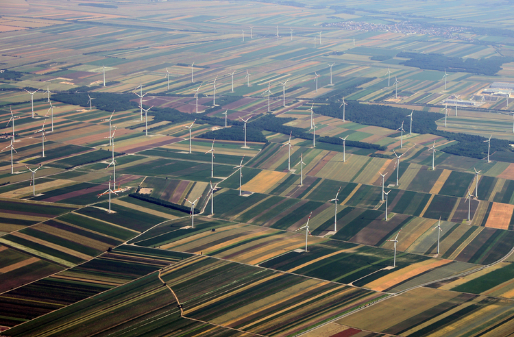 The share of electricity generated by wind power plants in the last 24 hours in Europe was 17 percent