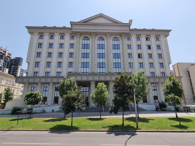 Заподозрените за инцидента с физическа саморазправа в дружеството за въздухоплаване на Северна Македония остават под домашен арест