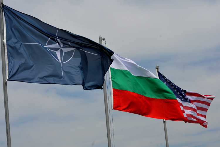 Военни формирования от Сухопътните войски провеждат дни на отворените врати по повод 20 години от членството на България в НАТО