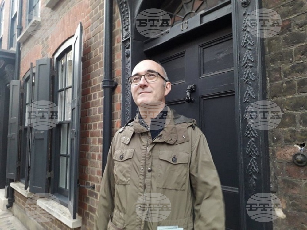 Volunteer Couple Helps with Cultural Adaptation of Fellow Bulgarians in London