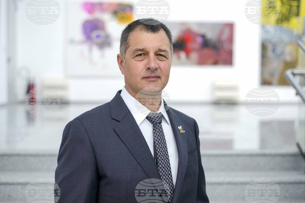 Ремонти на тротоари и вътрешноквартални улици са приоритетите на кандидата за кмет на район "Северен" в Пловдив Асен Костов