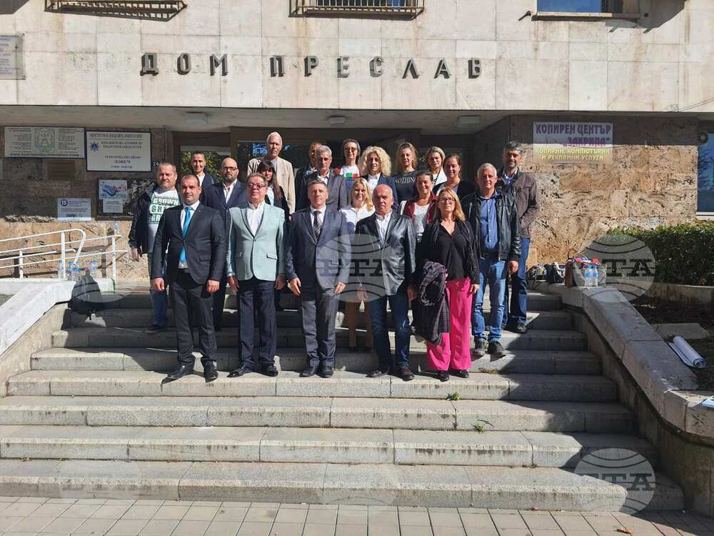 Дългогодишният директор на дирекция „Държавен протокол“ Анатоли Пазийски изнесе лекция пред актива на ПП „Възраждане“ в Ловеч