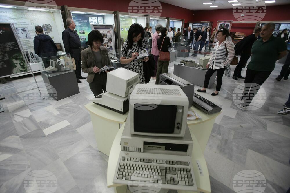 In 2022, More than Half of Bulgarians Admit to Keeping Out-of-date Electronic Devices