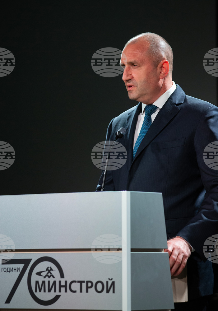Румен Радев: Между институциите и бизнеса е необходим диалог, подчинен на истината и стремежа за успех на България