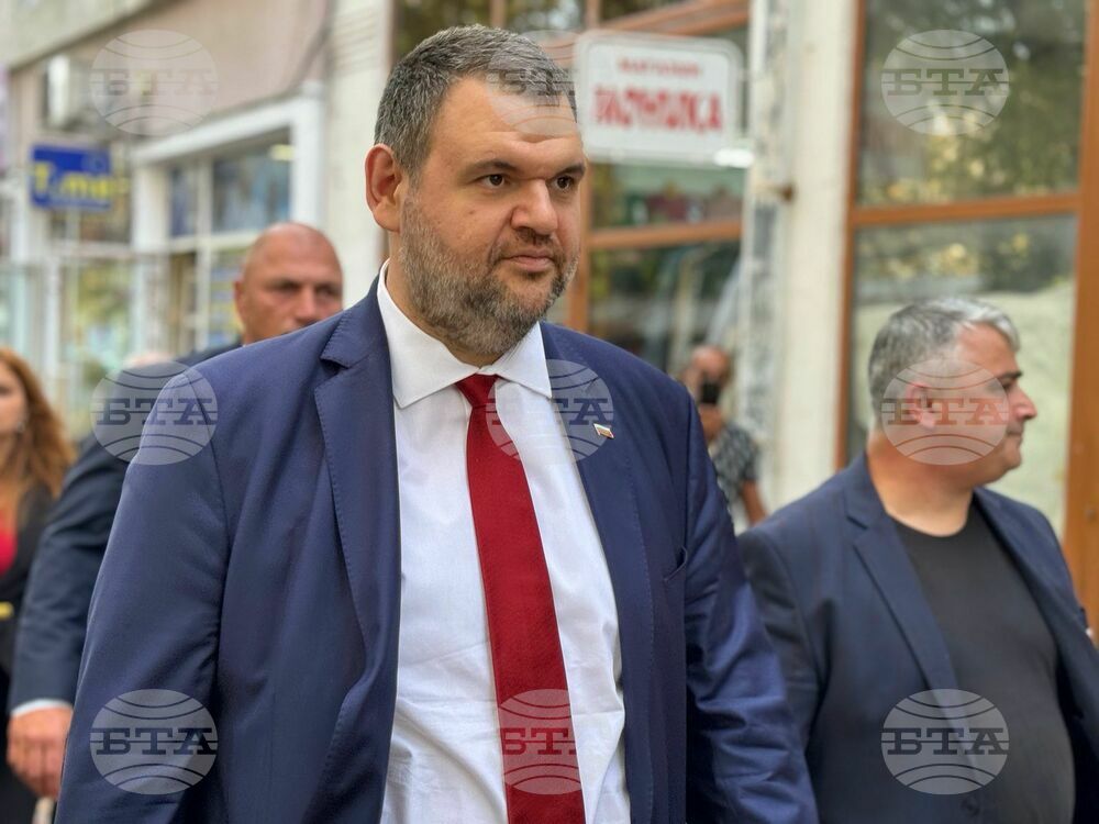 Делян Пеевски, съпредседател на ПГ на ДПС: Премиерът да докладва писмено на Парламента казуса “Лукойл”
