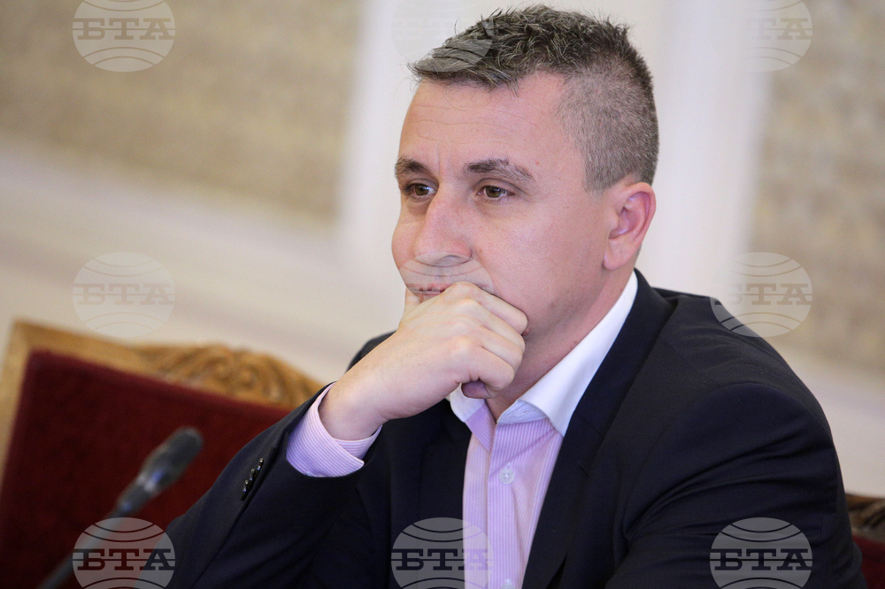 Пълният обем доставки на природен газ от Азербайджан ще започне от 1 юли, каза министър Николов