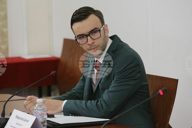 Младежкият сектор е динамичен и критичен, но това не трябва да плаши институциите, смята председателят на Националния младежки форум