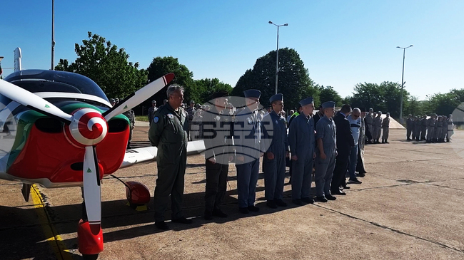 Курсанти от висшето военновъздушно училище в Долна Митрополия започнаха полети с нови самолети