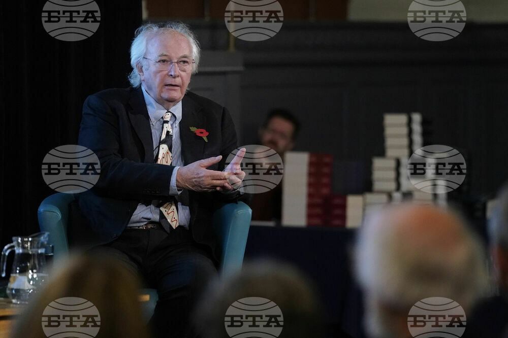 Последният том от трилогията "Книга на Праха" на Филип Пулман ще излезе през октомври