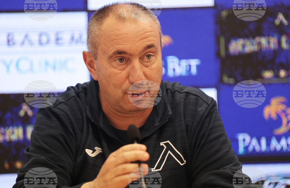 Стоилов: "Левски не може да си позволява слаби игри и загуба на точки"