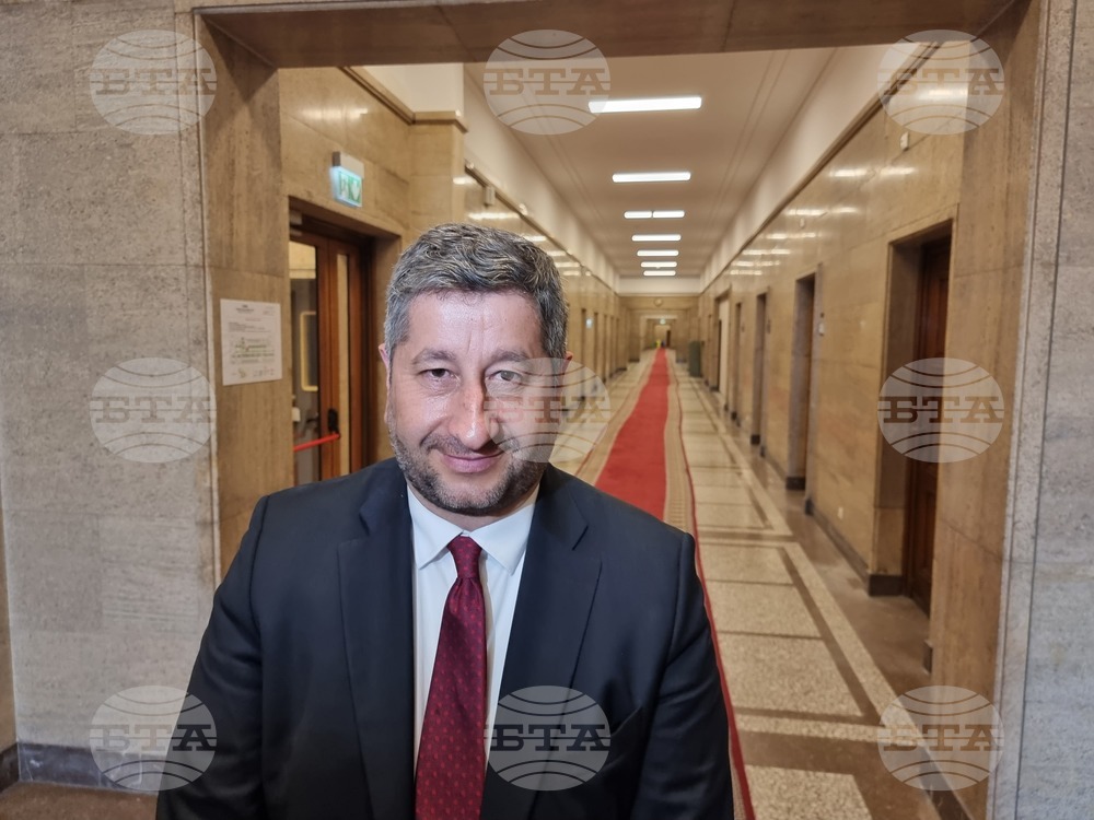 Не става дума за пазар, а за цялостна визия, която мандатоносителят трябва да предложи как ще се разпределят отговорностите, коментира Христо Иванов