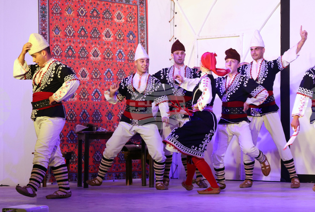 Спектакълът „Осмото чудо“ на ансамбъл „Българе“ ще бъде представен във Франкфурт на Майн на 2 ноември