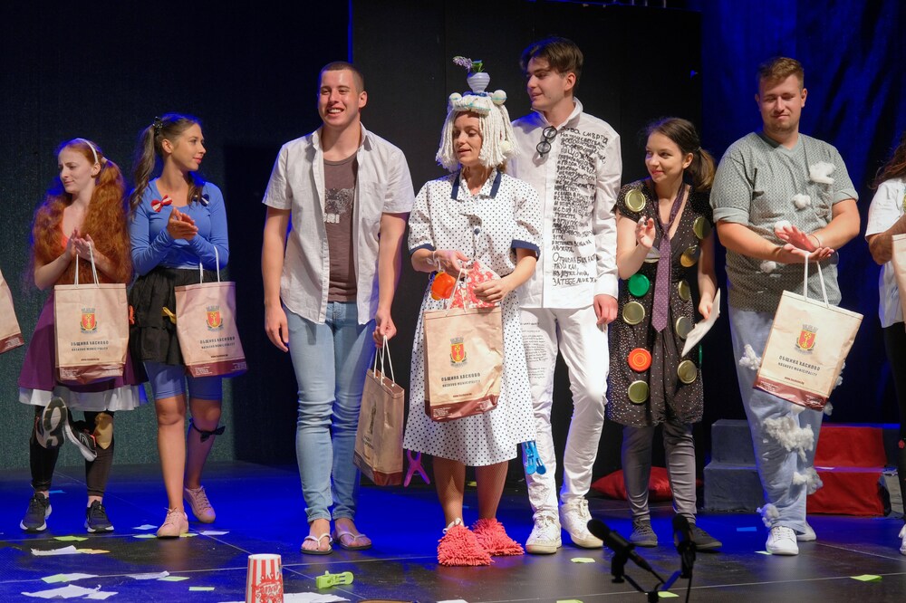 „Сцена на края на града“ – Първи студентски театрален фестивал Хасково 2022 тази вечер представя „Лодка в гората“ от Николай Хайтов на ЮЗУ „Неофит Рилски“