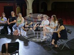 „Сцена на края на града“ – Първи студентски театрален фестивал Хасково 2022 тази вечер представя „Лодка в гората“ от Николай Хайтов на ЮЗУ „Неофит Рилски“