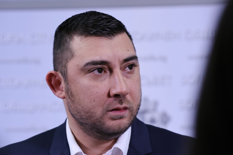 Новият бюджет на София гарантира хаос и анархия, заяви Карлос Контрера от ВМРО