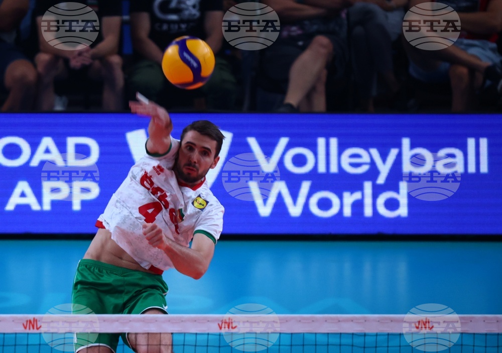 България завърши 2:2 със Сърбия в контрола по волейбол