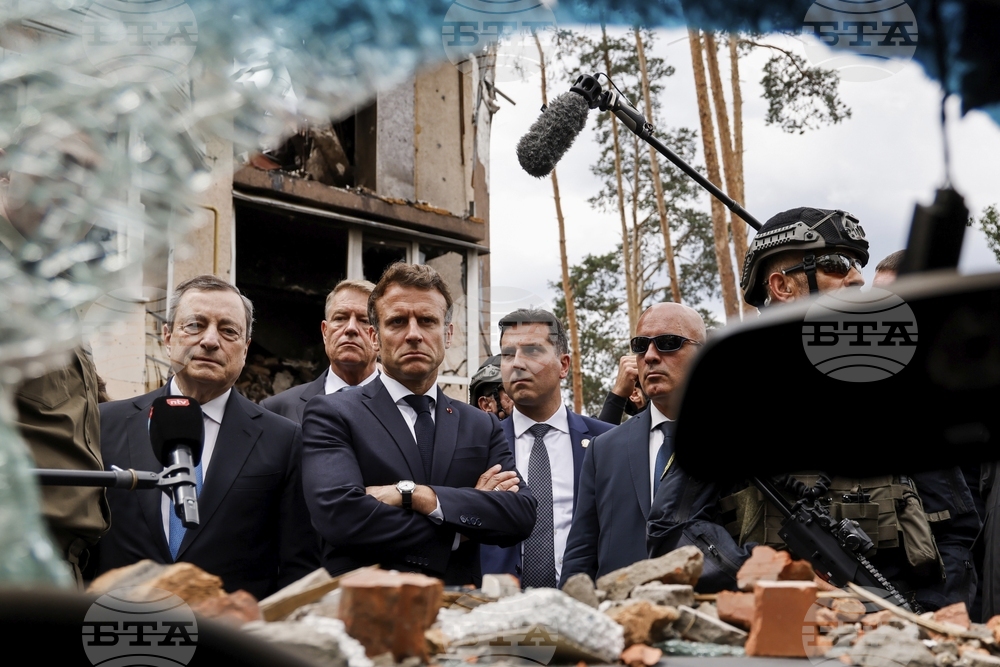 Филм разкрива дипломатическите усилия на Макрон около войната в Украйна
