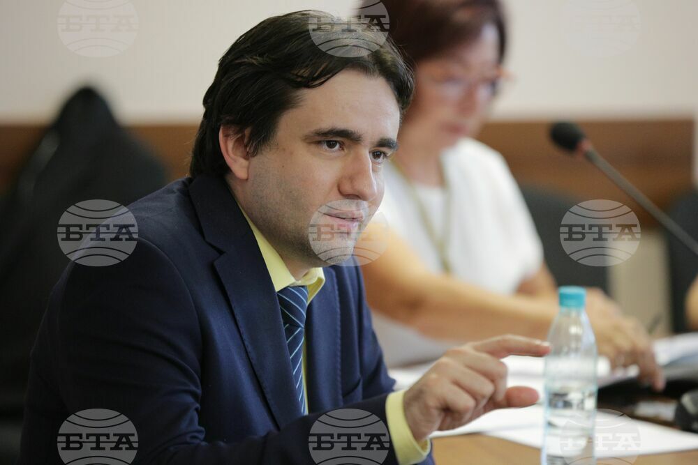 Дезинформацията е системен проблем, чийто мащаб е неизвестен, заяви Божидар Божанов