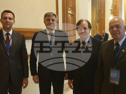 На форума за глобалната сигурност в Букурещ! Мустафа Карадайъ се срещна с ген. Джеймс Джоунс и Робърт Питънджър