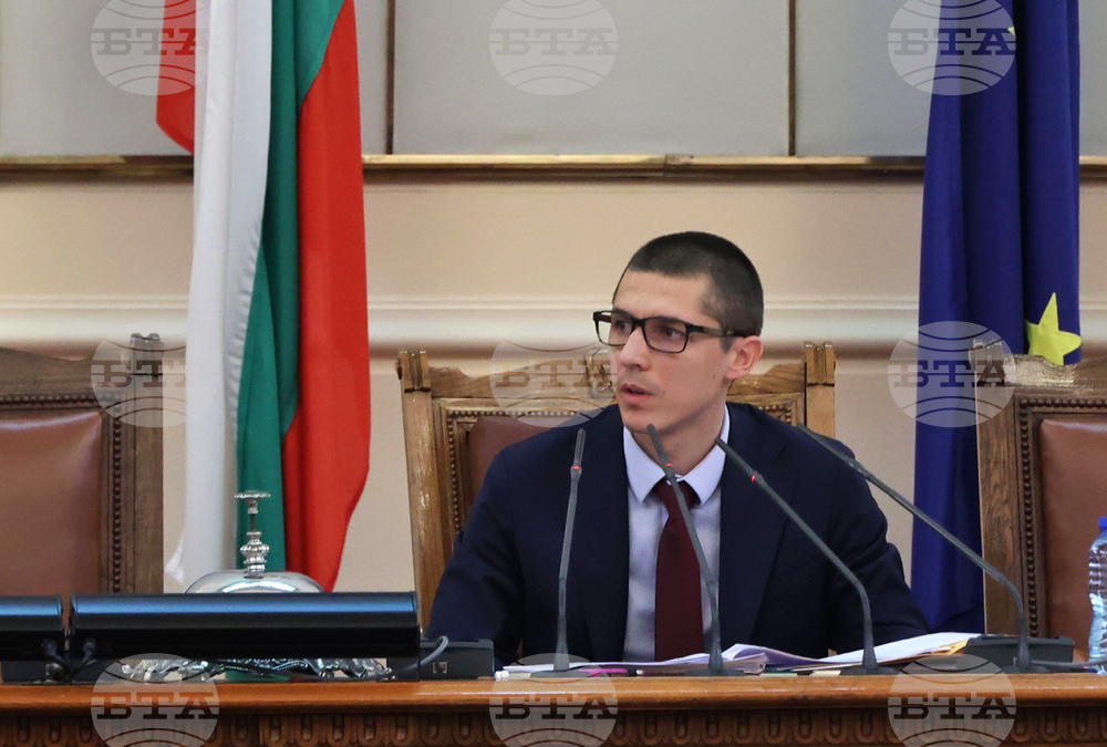 Депутатите обсъждат искането за предсрочно освобождаване на Мирослав Иванов като заместник-председател на Народното събрание