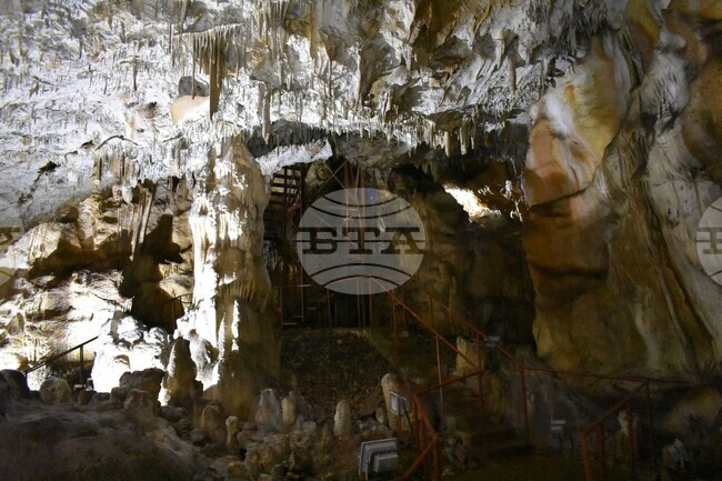 Над 5700 туристи са посетили пещера "Добростански бисер" край Асеновград, а приходите от дейността нарастват до 41 035 лв.