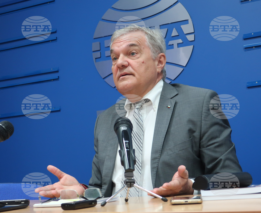 От непострояването на АЕЦ "Белене" губим по три млрд. евро годишно, каза Румен Петков, председател на ПП АБВ
