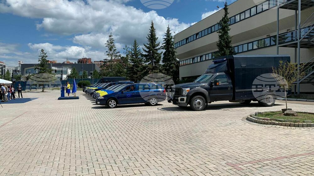КосоваПрес: Конвой с помощи на EULEX тръгва за Украйна, позицията на Косово е оценена