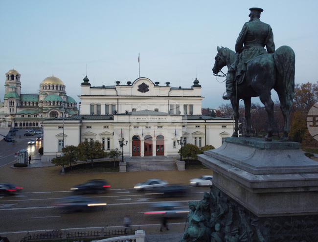 Предписание за ремонт на историческата сграда на Народното събрание е издал кметът на район "Средец"