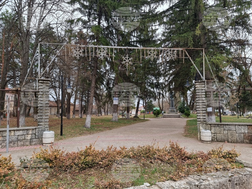 Унищожени са табели с послания от деца, поставени в градския парк в Кубрат