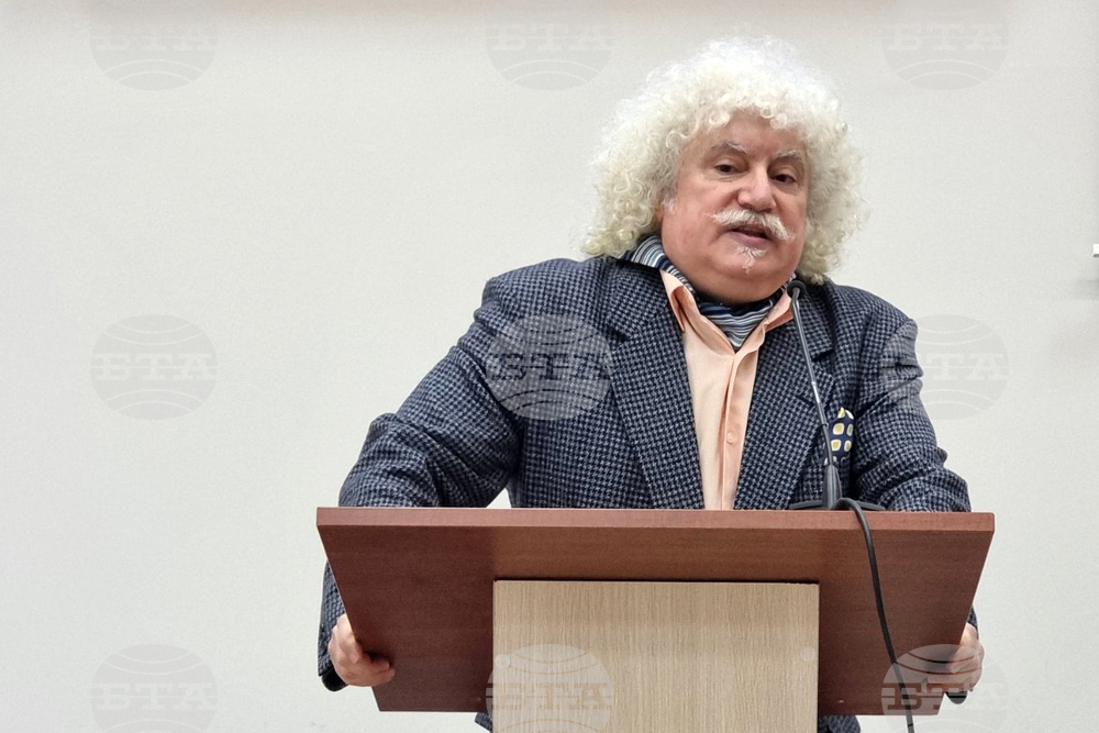 Верка Сидерова си остана земен човек и мъдра жена, бидейки даровит артист от световна величина, каза за БТА проф. дн Венцислав Димов