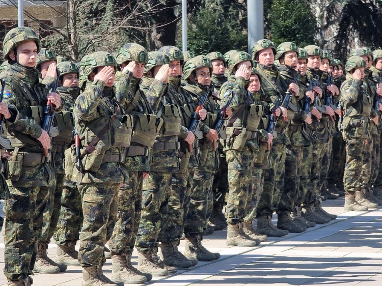 Контингент с около 100 български военнослужещи заминава за участие към стабилизиращите сили на НАТО в Косово (KFOR)