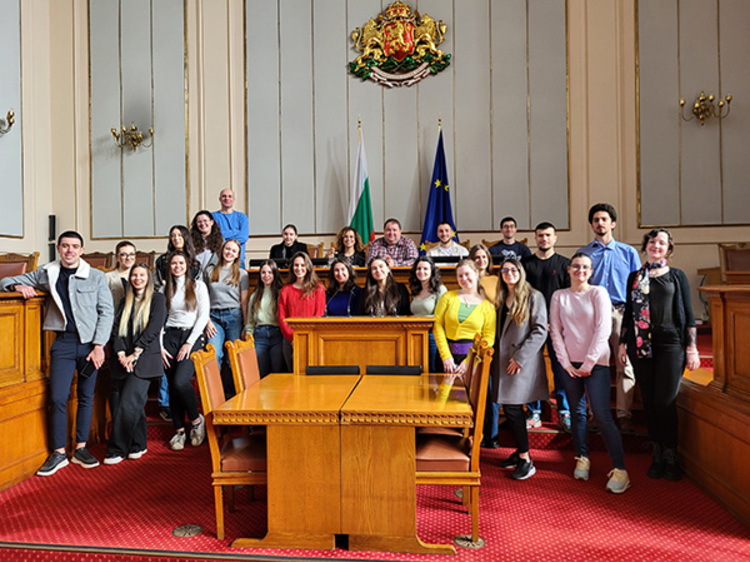 Студенти от Софийския университет бяха на посещение в Народното събрание