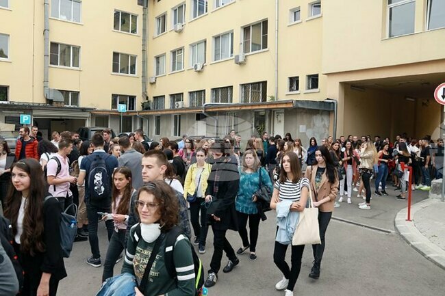 Медицинският университет в София иска допълнително 50 места за обучение на медицински сестри и 30 за лекарски асистенти