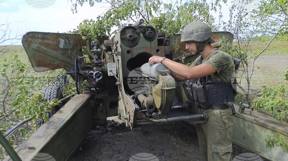 Руските сили настъпват по посока Мариинка и Пески в Донбас, съобщи украинският генерален щаб